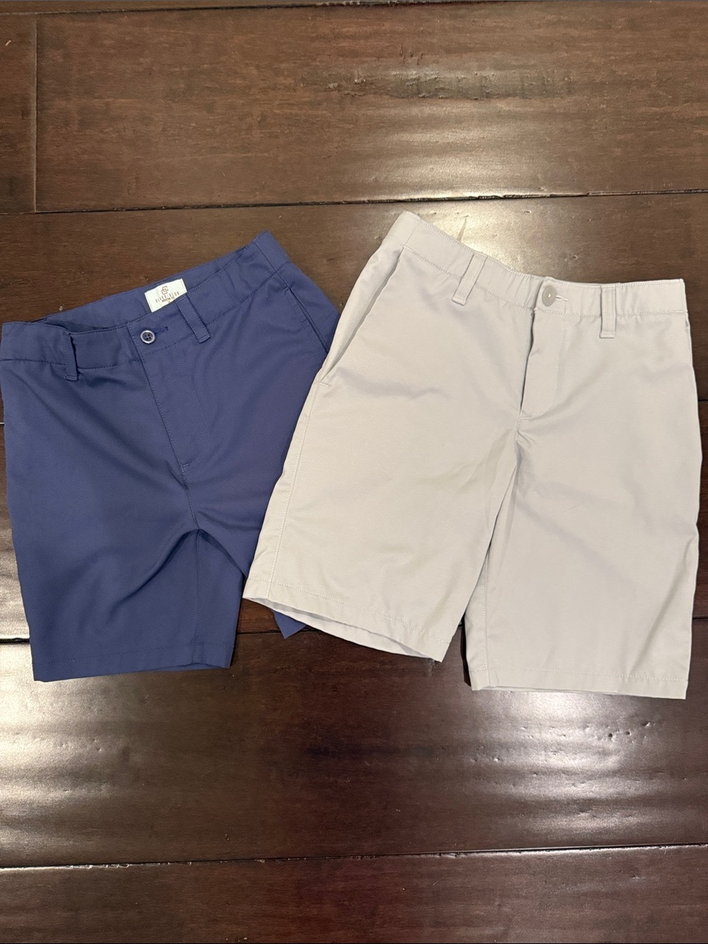 Under Armour Men's Flat Front Shorts - Navy and Light Gray